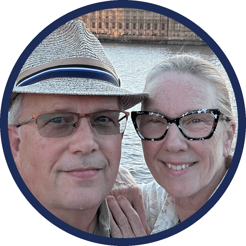Emblema de Elkhart Life, Mark y Marci Johnson